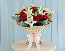 Букет цветов из:  Лилии и Розы в Ширяево