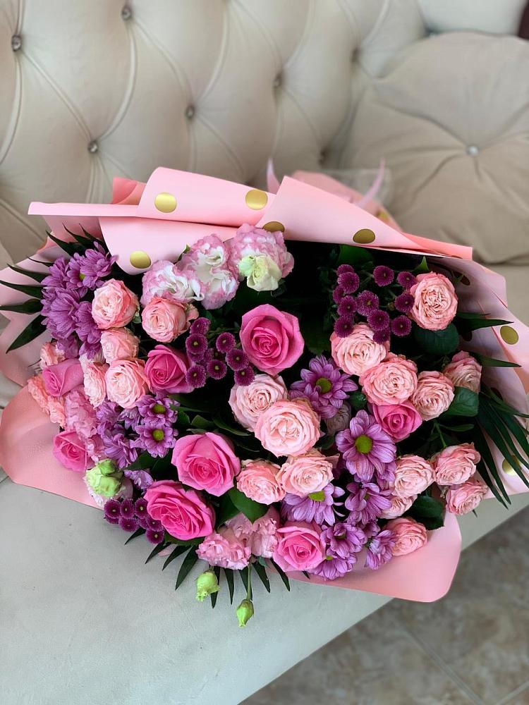 Букет цветов из: Хризантемы, Розы и Лизиантусы в Ширяево