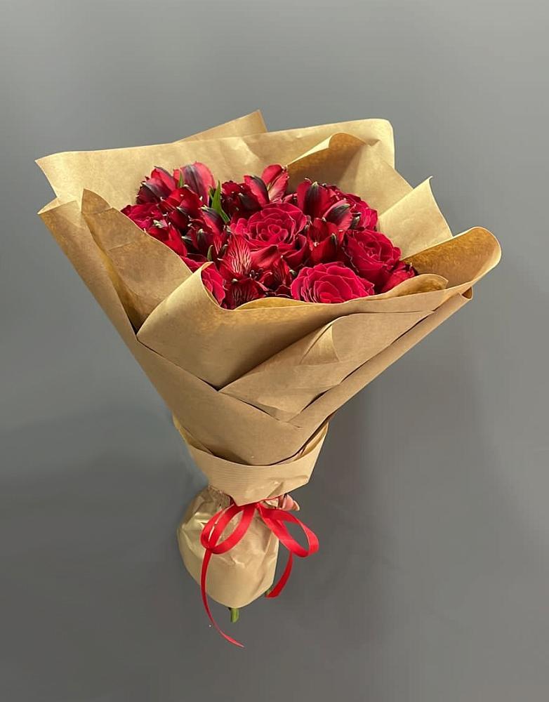 Букет цветов из: Альстромерии и Розы в Ширяево