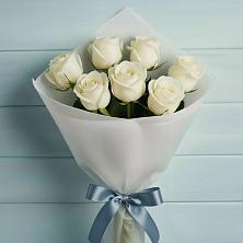 Букет 7 Белых роз Эдлесс Лав в Ширяево