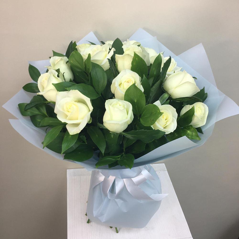 Букет 15 Белых роз Проуд в Ширяево