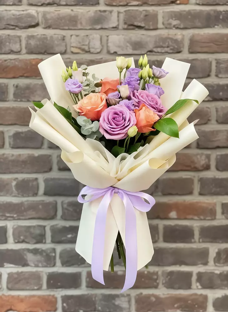 Букет цветов из: Лизиантусы и Розы в Ширяево