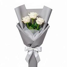 Букет 3 белые розы в Ширяево