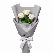 Букет 3 белые розы в Ширяево
