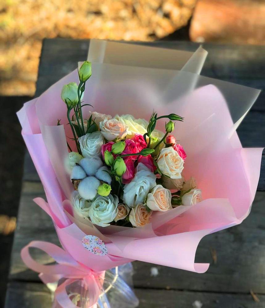 Букет цветов из: Розы и Лизиантусы в Ширяево