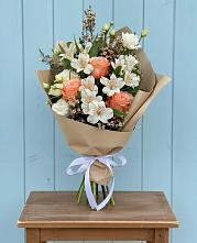 Букет цветов из:  Альстромерии, Лизиантусы, Розы и Хризантемы #REPLACE_PRED# Ширяево