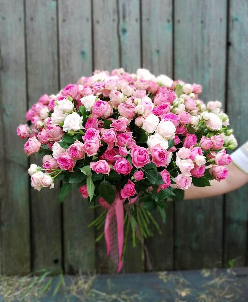 Букет Розовые кустовые розы Натали и Лав Лидия в Ширяево