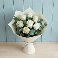 Букет Белые розы в Эвкалипте в Ширяево