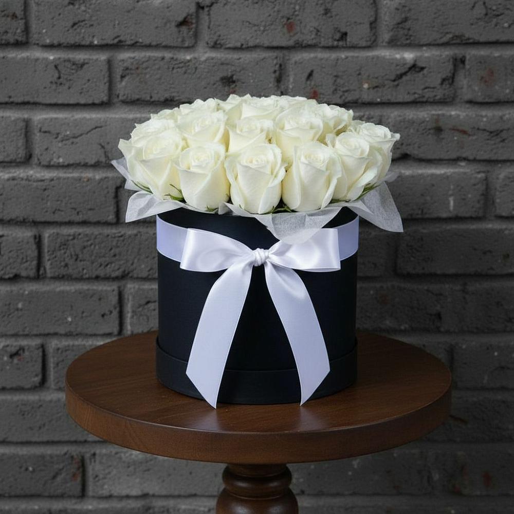 Цветочная композиция из Розы в шляпной коробке в Ширяево