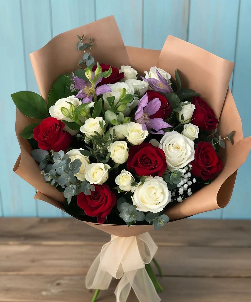 Букет цветов из: Розы и Альстромерии в Ширяево