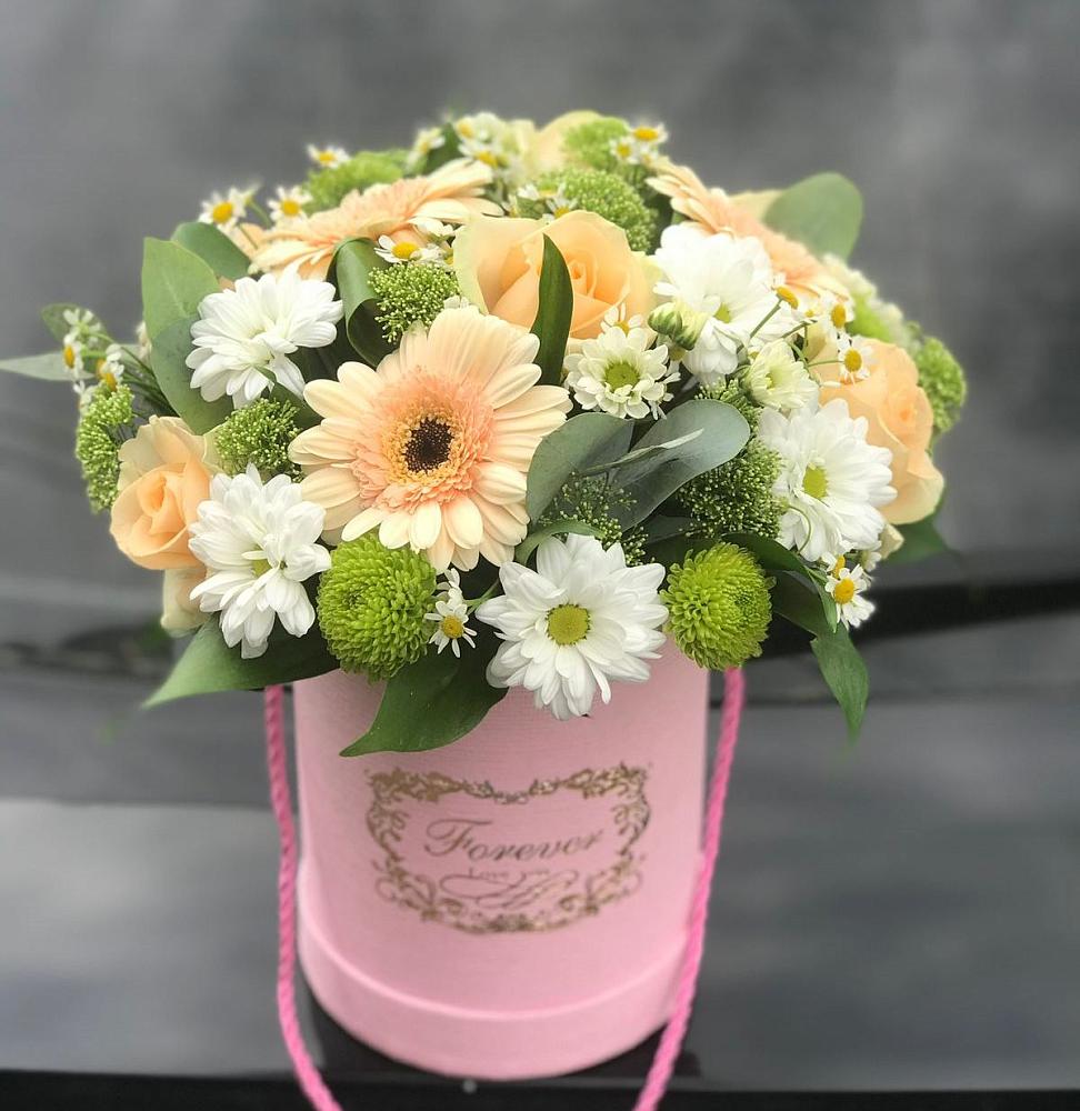 Цветочная композиция из Розы, Герберы и Хризантемы в шляпной коробке в Ширяево