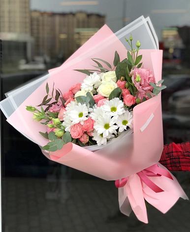 Букет цветов из: Розы, Лизиантусы и Хризантемы в Ширяево