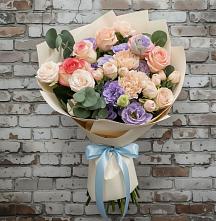 Букет цветов из:  Розы, Лизиантусы и Гвоздики в Ширяево