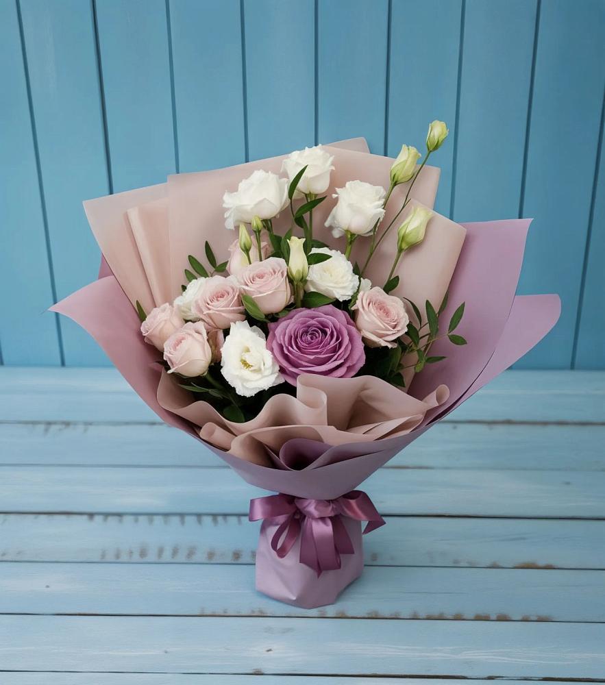 Букет цветов из: Розы и Лизиантусы в Ширяево